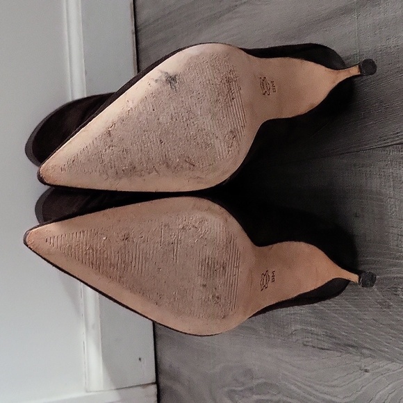 1013- MICHAEL Michael Kors Women's Suede Boots Size 8 - Picture 4 of 10